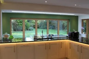 Banda LED RGBW face ca bucataria sa straluceasca.