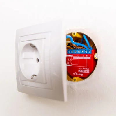 Shelly Plus 1PM - releu cu monitorizare consum, 1 canal, 16A, WiFi si Bluetooth
